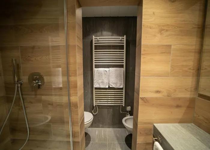 Presso Europa Apartman *